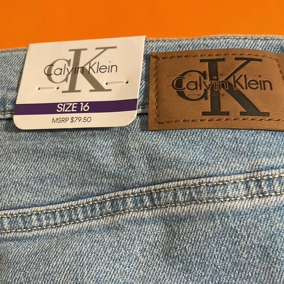 Ladies Calvin Klein jeans - Picture 3 of 8